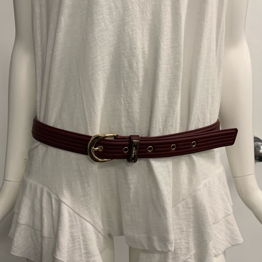 NWT: Steve Madden maroon stitch belt